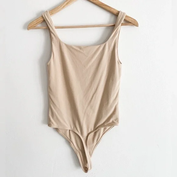 Aritzia Babaton Contour Squareneck Bodysuit, Soft Tan, Size Small - Picture 5 of 11